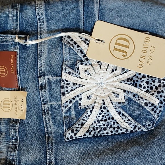 NWT Jack David Plus Size Blue Medium Wash Jeans with Decorated Pockets Size 22 - Picture 3 of 11